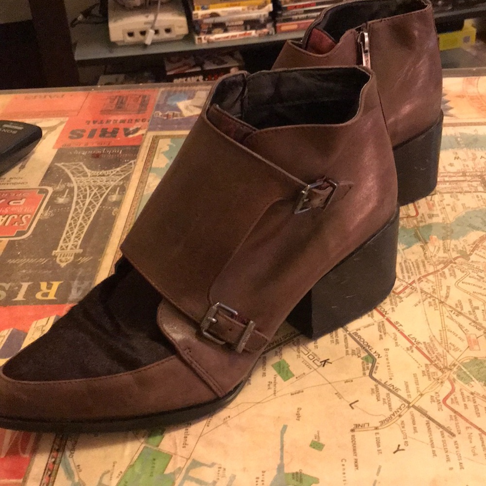 Circus by Sam Edelman maroon heeled booties